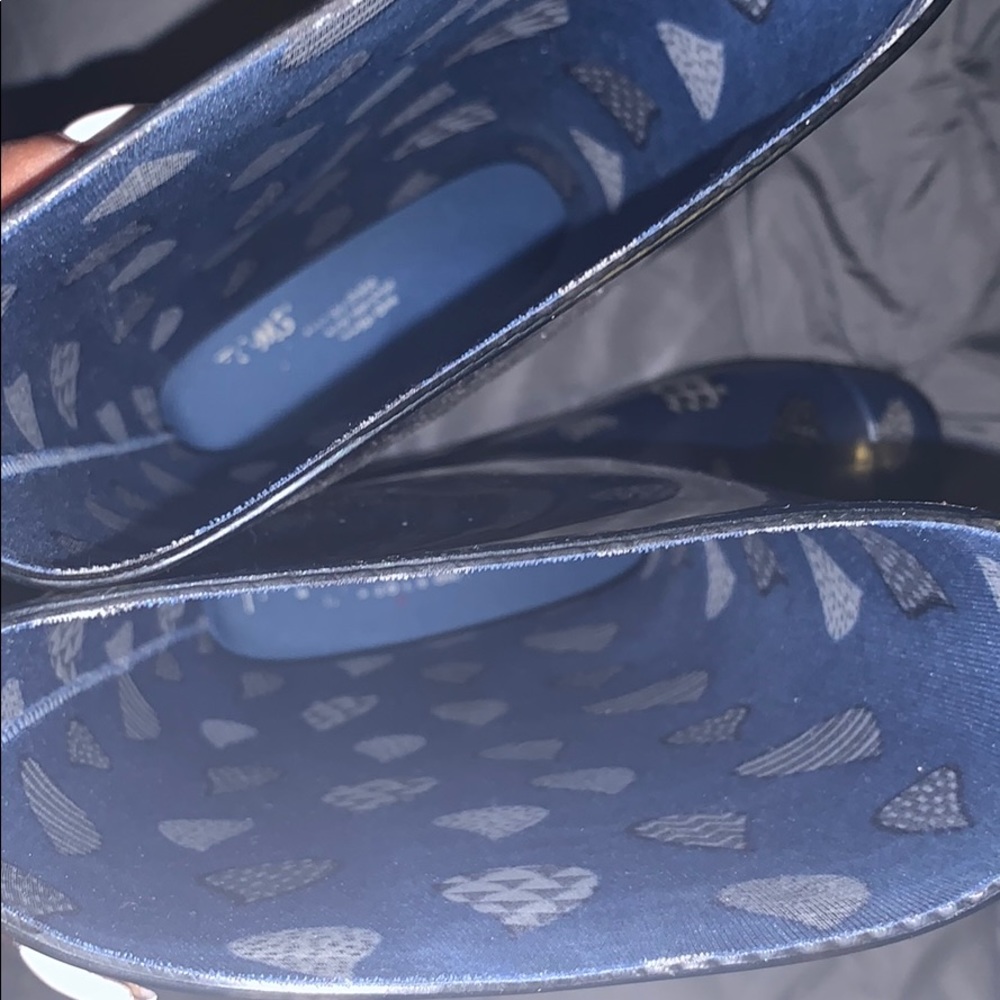 Toms - Picture 4 of 4